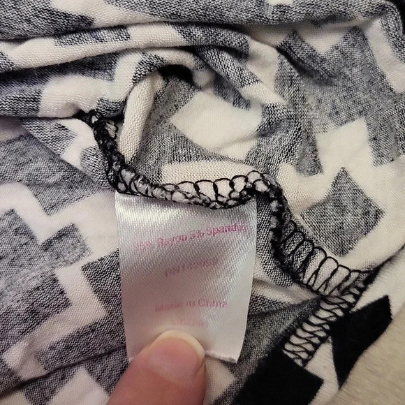 🛍Macbeth Collection Black and‎ White Geometric Print Racerback Tank Womens S - Picture 7 of 7